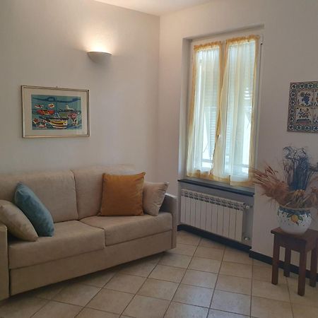 ヴェルナッツァLa Casa Di Minaアパートメント エクステリア 写真